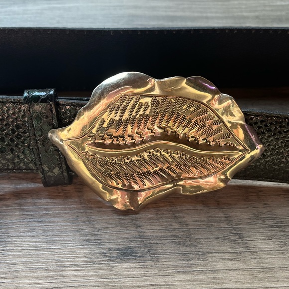 Vintage 90s Green and Black Faux Snakeskin Belt with Leaf Buckle - Picture 6 of 6